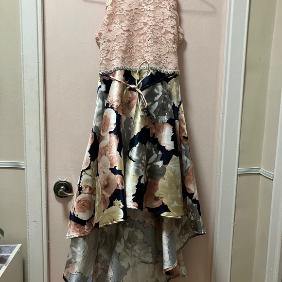 Lace & Floral High-Low Dress - Picture 2 of 2